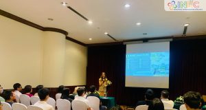 Ms. Jady Koh – Giám đốc Văn phòng tuyển sinh đại học của SMU đồng hành cùng học sinh Việt Nam tìm hiểu các lựa chọn ngành học của trường